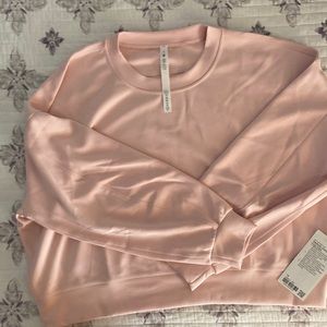 Lululemon NWT Perfectly oversized crop crew. Size 14